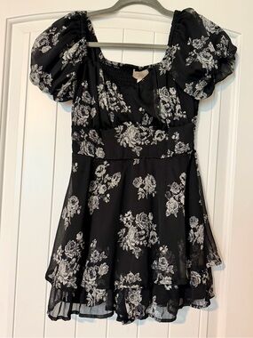 Black Floral Puff Sleeve Romper